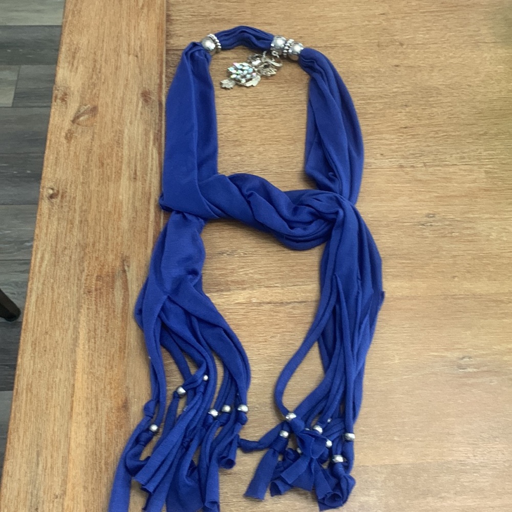 Neck scarf - Picture 2 of 3